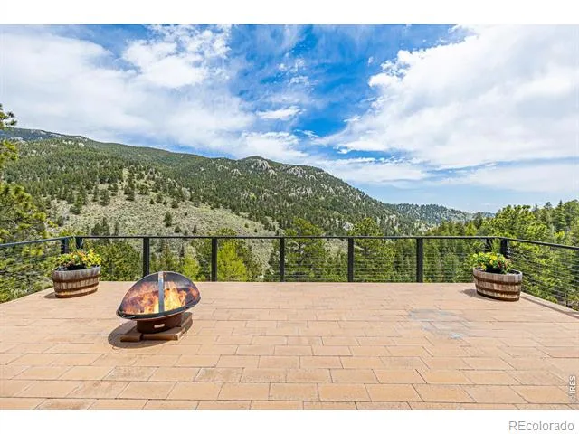 5896 Peregrine Trail Golden, CO 80403