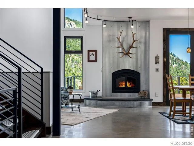 5896 Peregrine Trail Golden, CO 80403