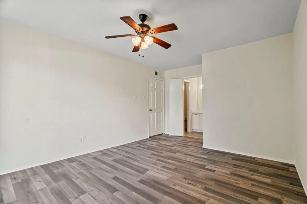 6633 W Airport Boulevard #916 Houston, TX 77035