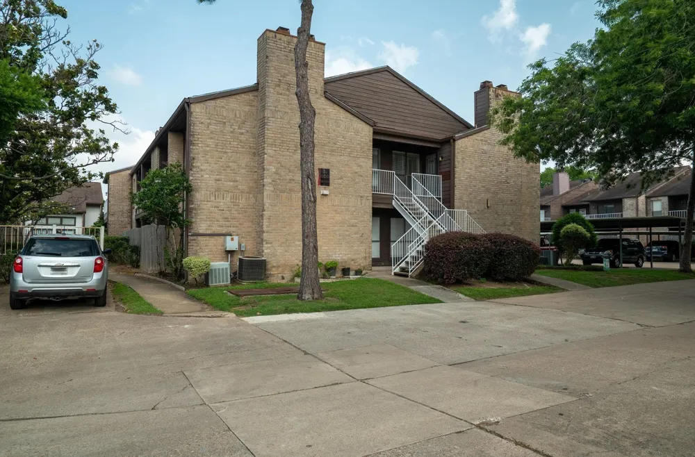 6633 W Airport Boulevard #916 Houston, TX 77035