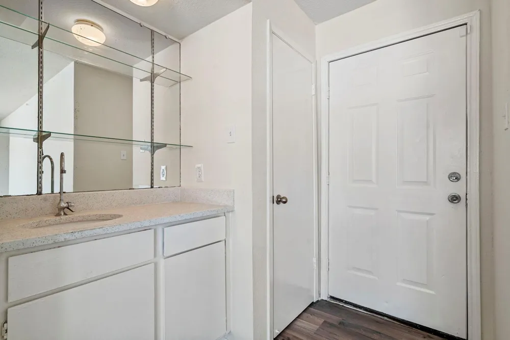 6633 W Airport Boulevard #916 Houston, TX 77035