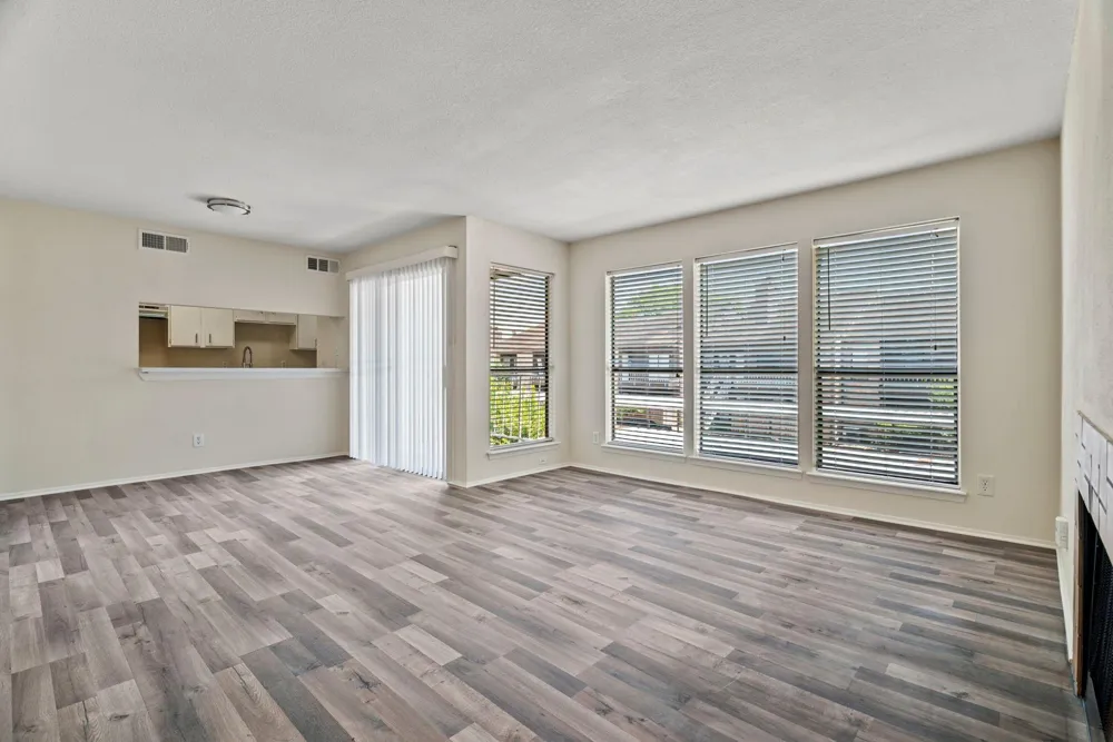 6633 W Airport Boulevard #916 Houston, TX 77035