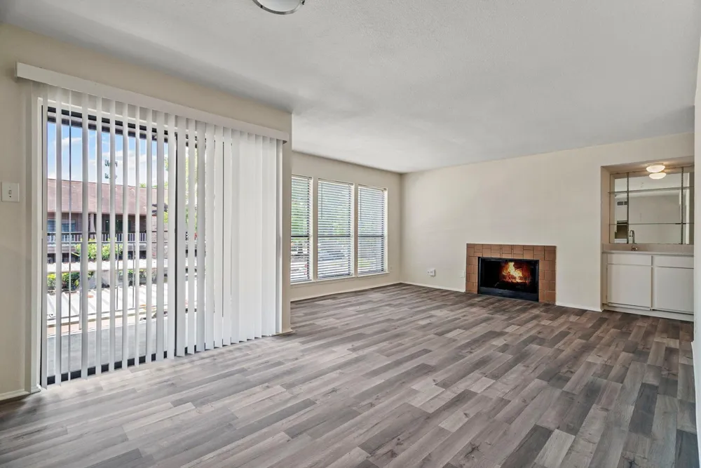 6633 W Airport Boulevard #916 Houston, TX 77035