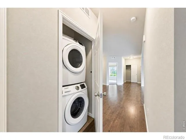 804 Summer Hawk Drive #8104 Longmont, CO 80504
