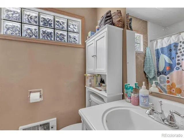 35 Main Street Jamestown, CO 80455