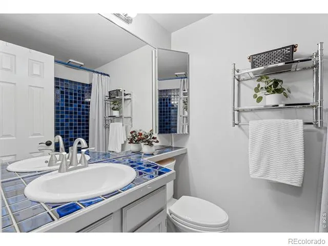 2892 W Long Circle #G Littleton, CO 80120