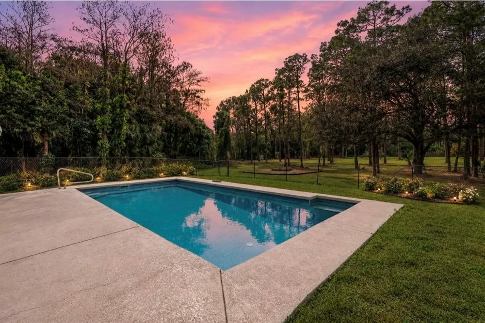 2195 F ROAD Loxahatchee, FL 33470
