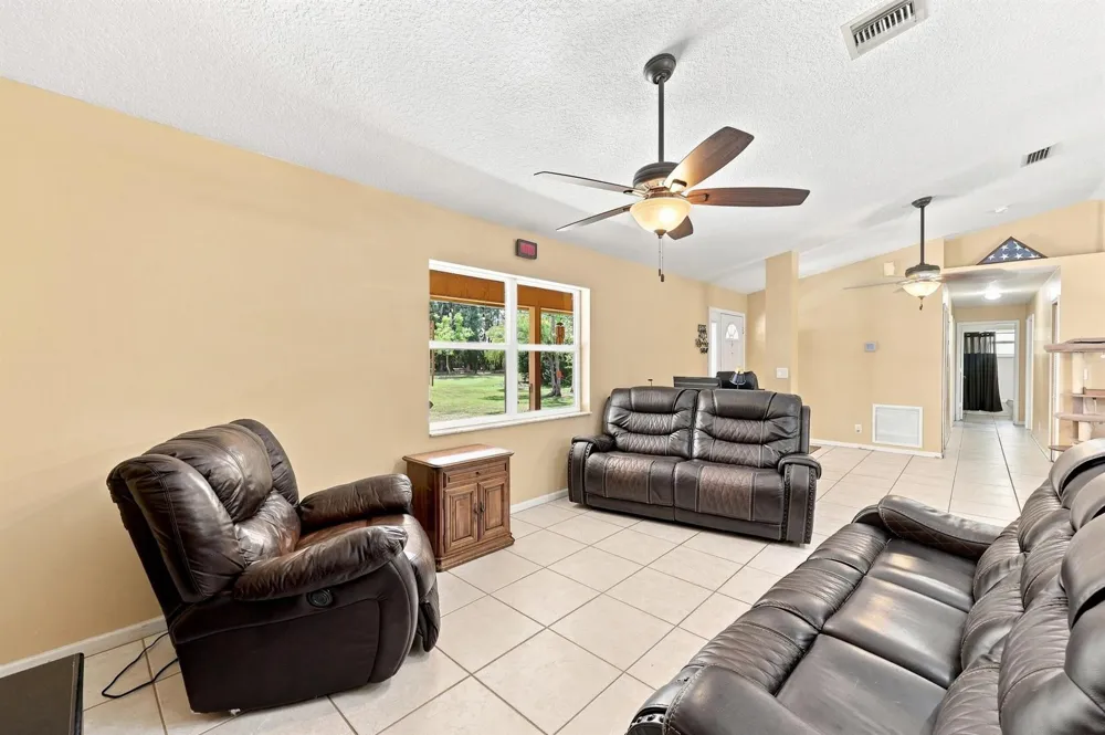2195 F ROAD Loxahatchee, FL 33470