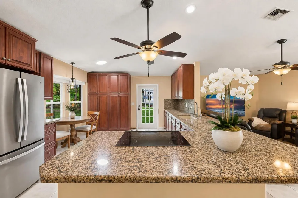 2195 F ROAD Loxahatchee, FL 33470