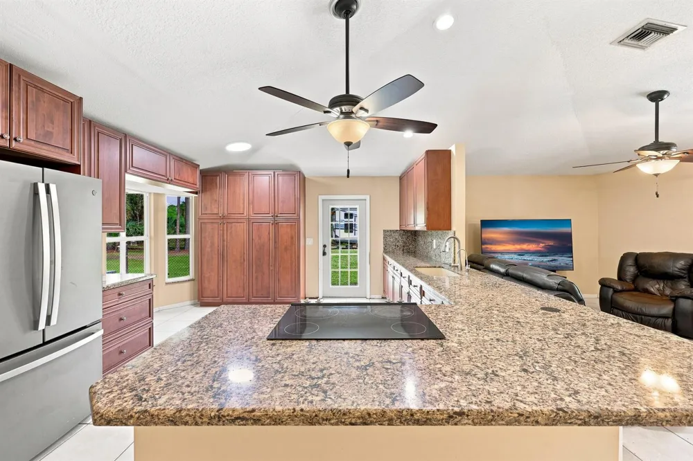 2195 F ROAD Loxahatchee, FL 33470