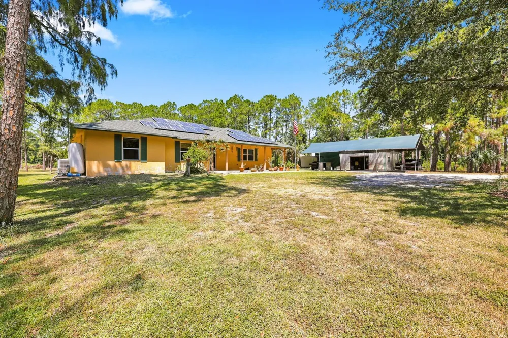 2195 F ROAD Loxahatchee, FL 33470