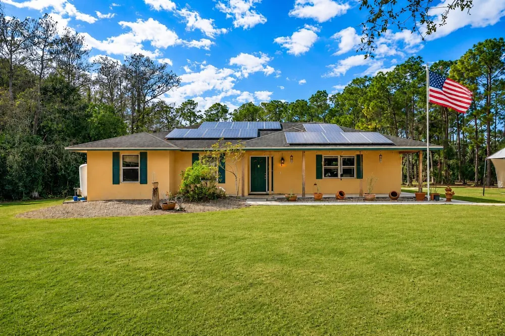2195 F ROAD Loxahatchee, FL 33470