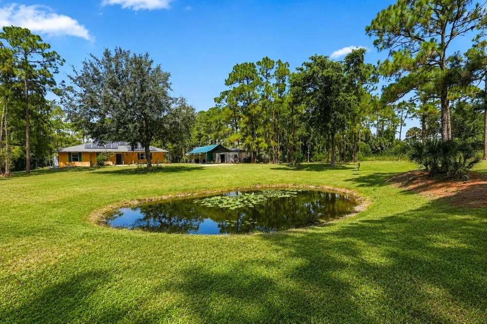 2195 F ROAD Loxahatchee, FL 33470