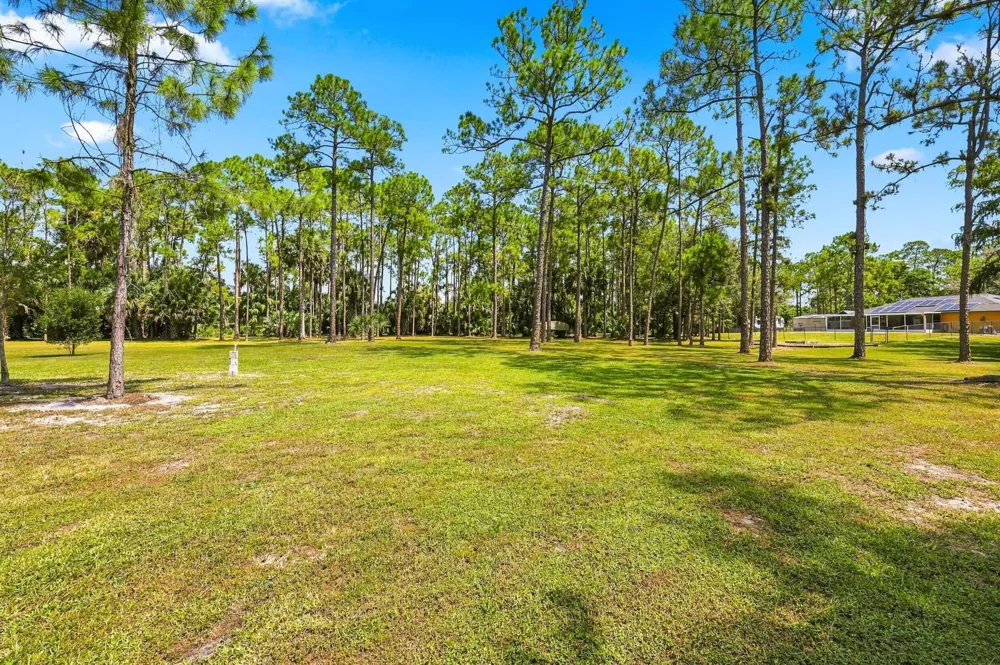 2195 F ROAD Loxahatchee, FL 33470