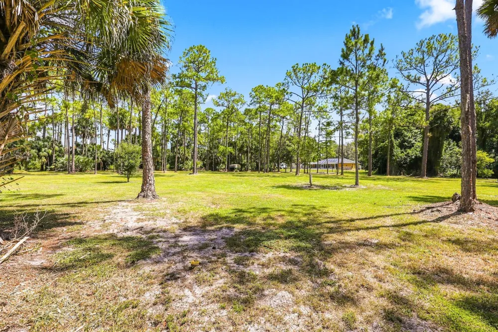 2195 F ROAD Loxahatchee, FL 33470