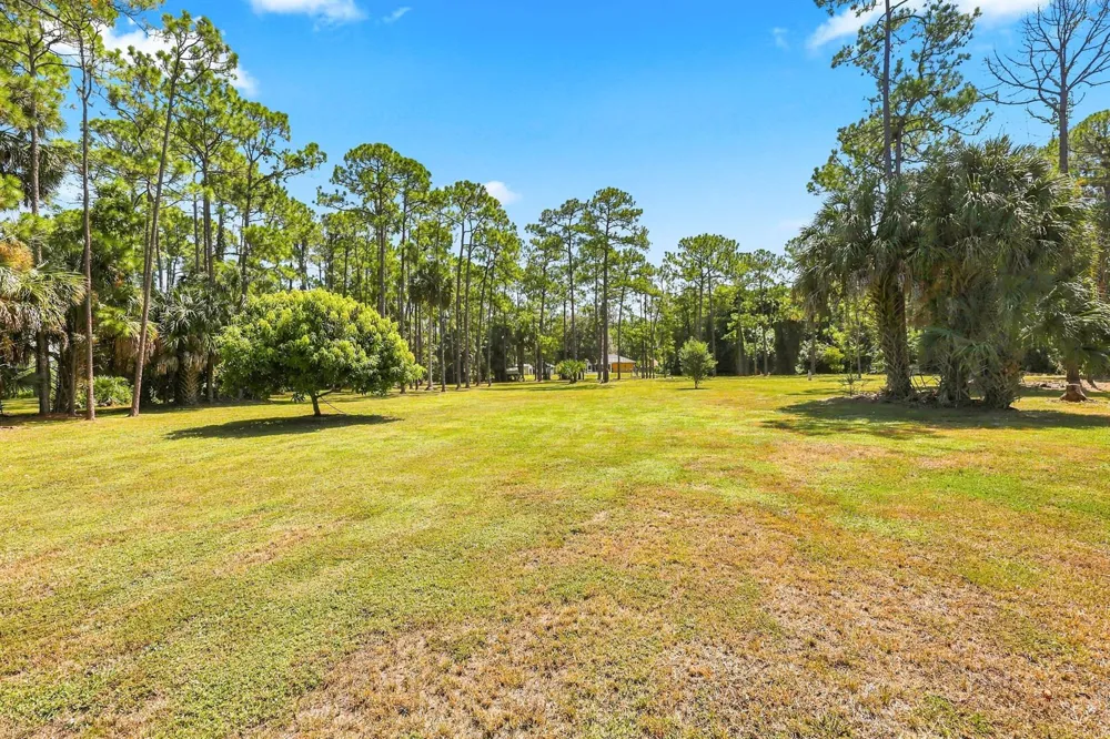 2195 F ROAD Loxahatchee, FL 33470