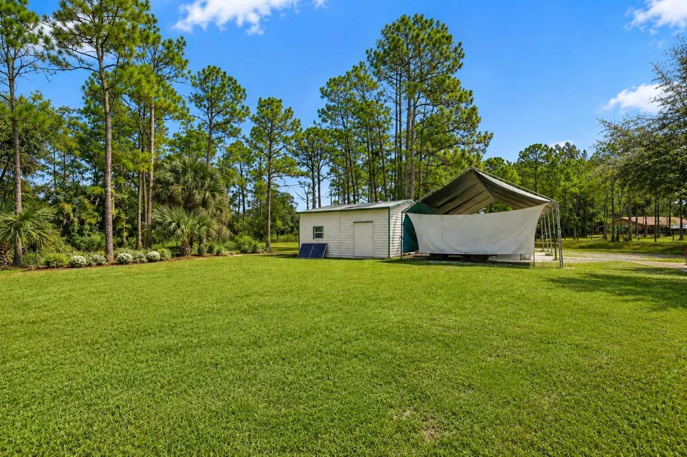 2195 F ROAD Loxahatchee, FL 33470