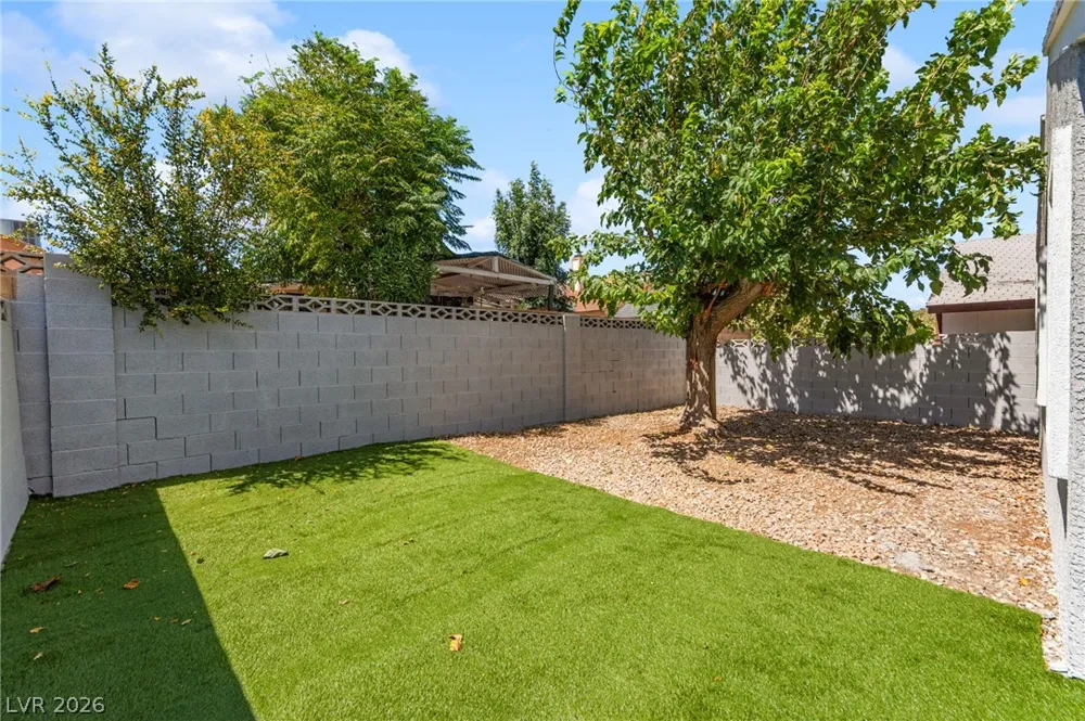 2316 El Cerrito Circle Las Vegas, NV 89108