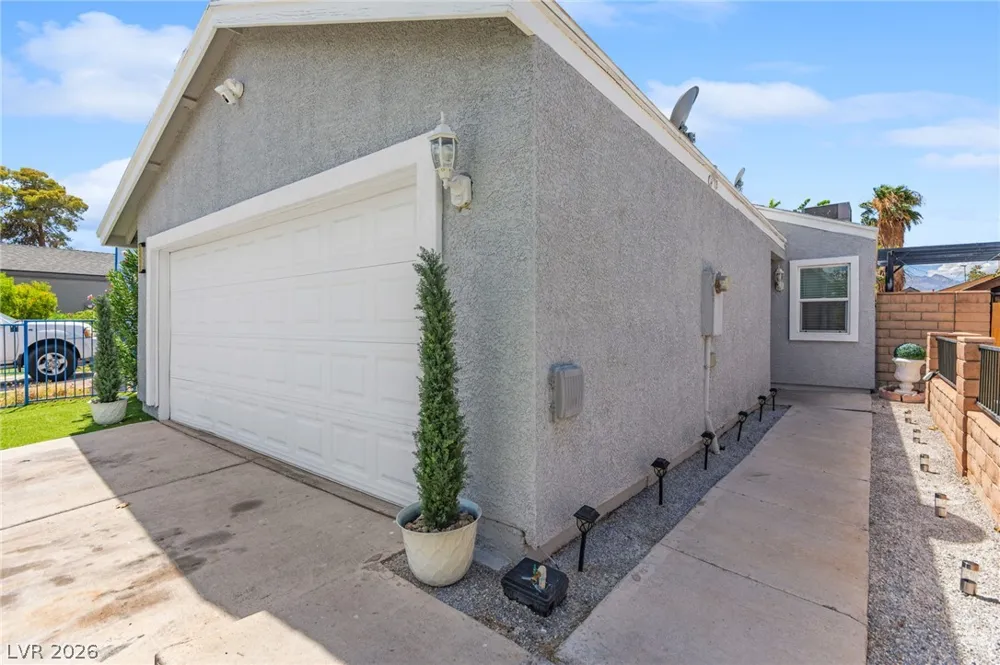 2316 El Cerrito Circle Las Vegas, NV 89108