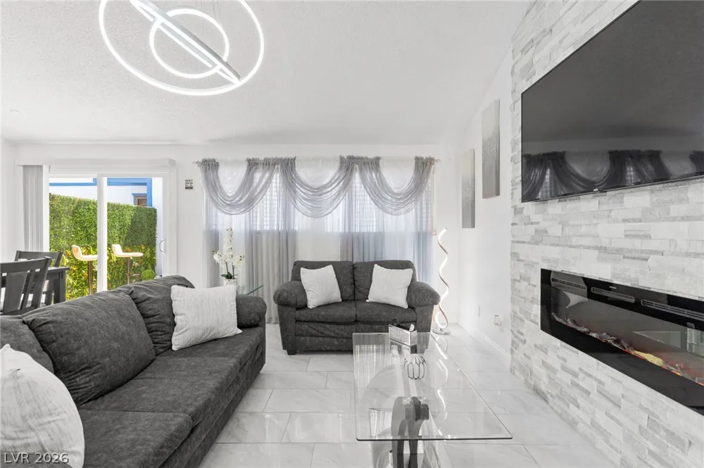 2316 El Cerrito Circle Las Vegas, NV 89108