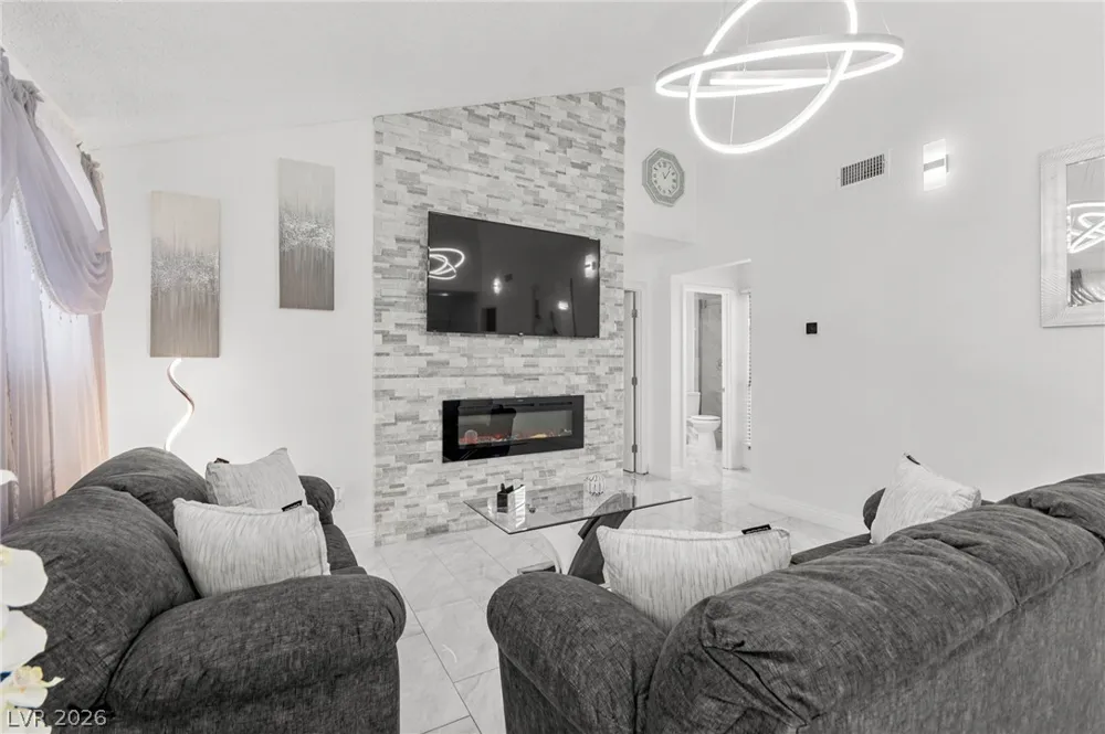 2316 El Cerrito Circle Las Vegas, NV 89108