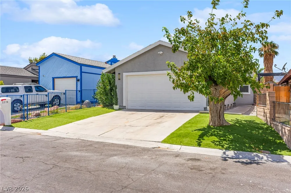 2316 El Cerrito Circle Las Vegas, NV 89108