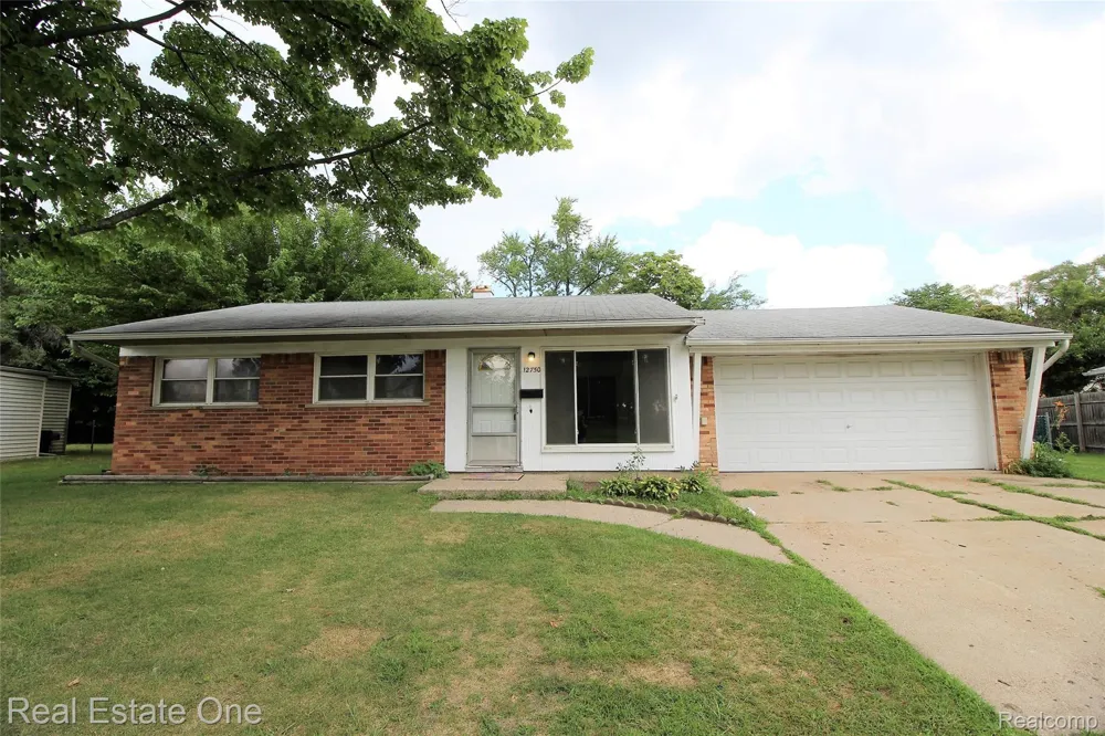 12750 ALBANY STREET Oak Park City, MI 48237