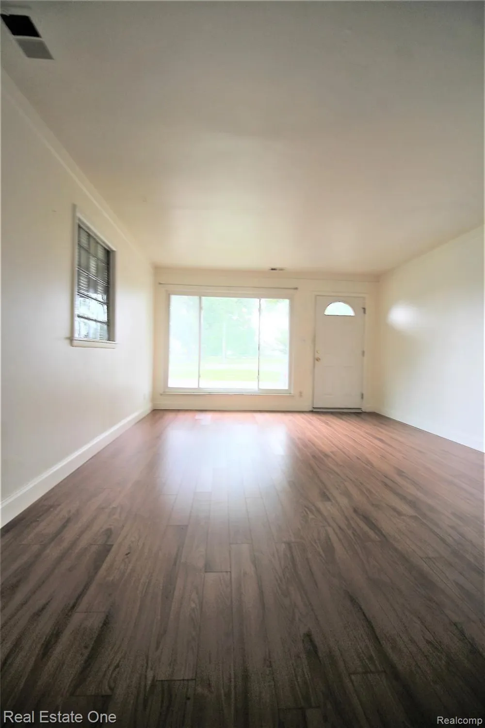 12750 ALBANY STREET Oak Park City, MI 48237