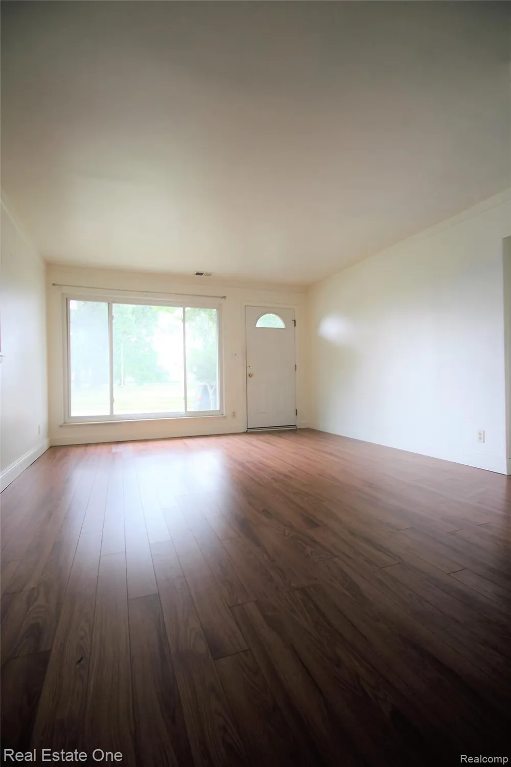 12750 ALBANY STREET Oak Park City, MI 48237