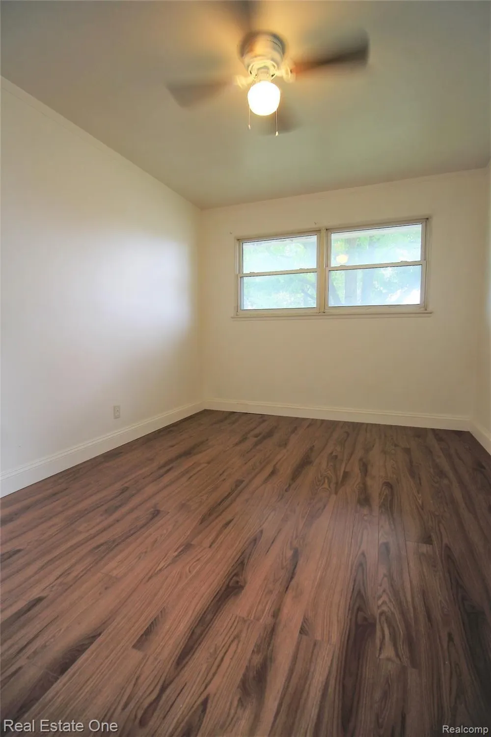 12750 ALBANY STREET Oak Park City, MI 48237