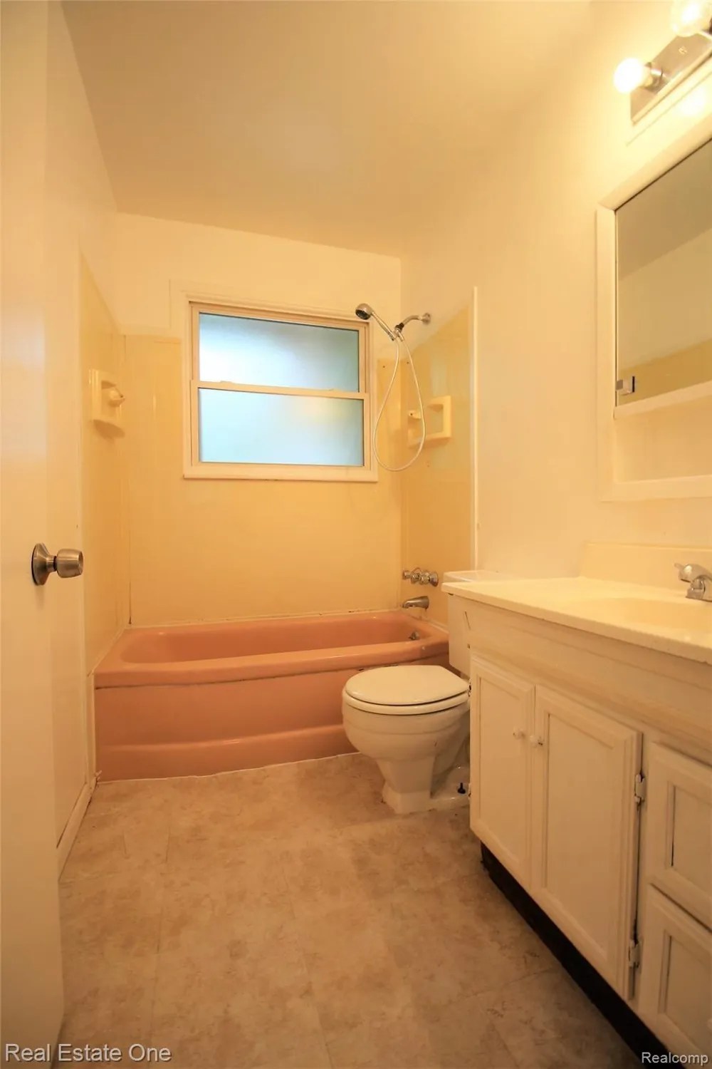 12750 ALBANY STREET Oak Park City, MI 48237