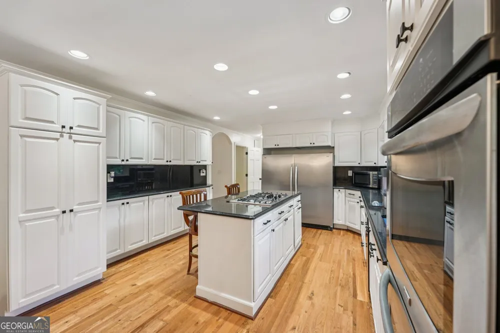 524 Golfview Dr Peachtree City, GA 30269