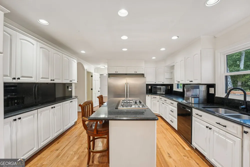 524 Golfview Dr Peachtree City, GA 30269