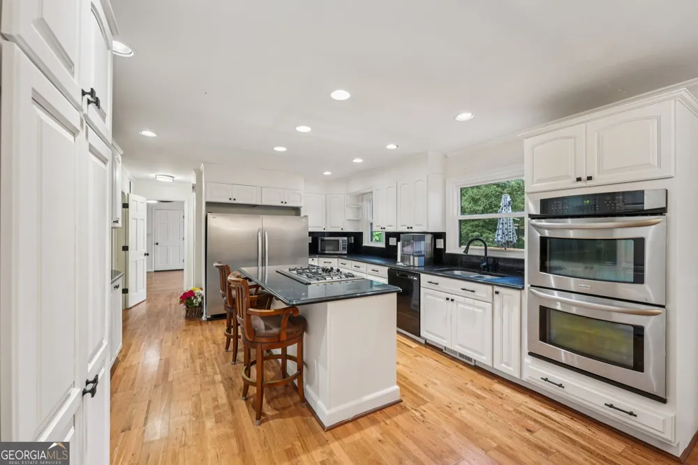 524 Golfview Dr Peachtree City, GA 30269
