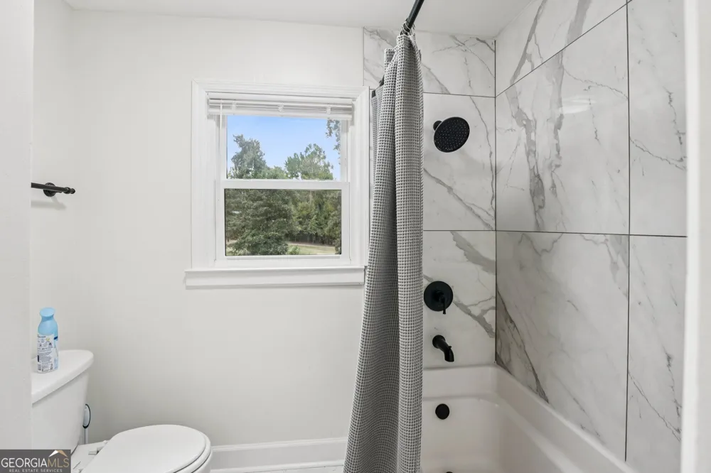 524 Golfview Dr Peachtree City, GA 30269