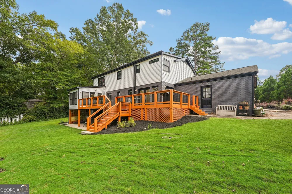 524 Golfview Dr Peachtree City, GA 30269