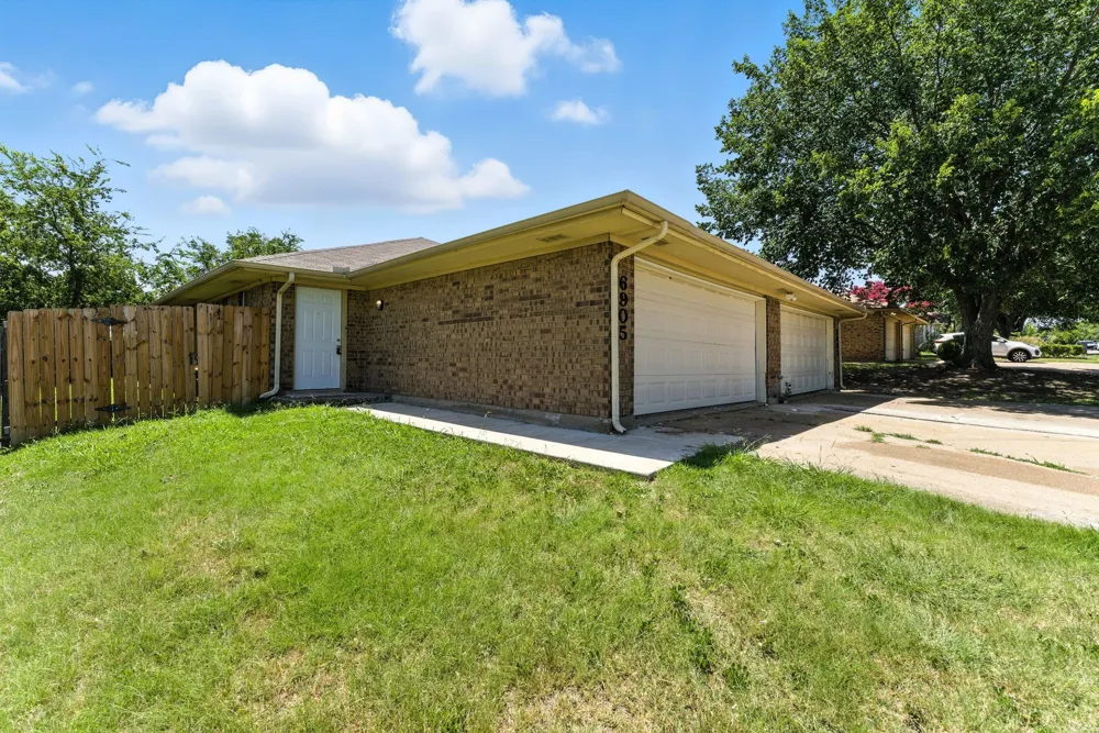 6905 W Cleburne Road Fort Worth, TX 76133