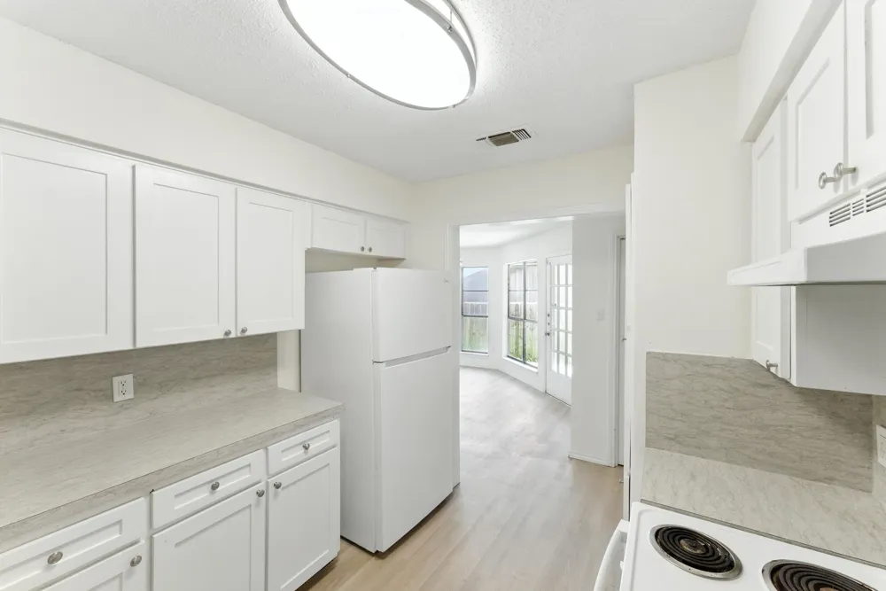 6905 W Cleburne Road Fort Worth, TX 76133