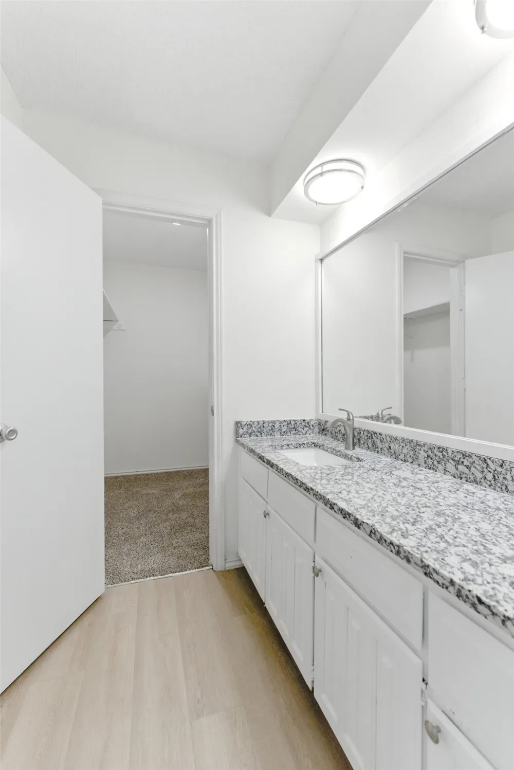 6905 W Cleburne Road Fort Worth, TX 76133