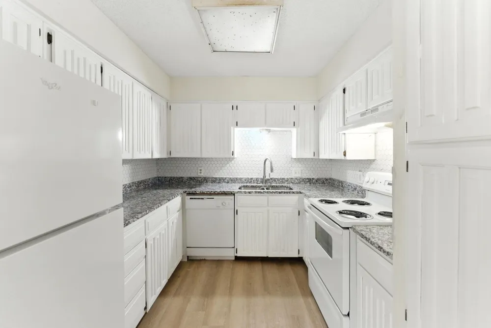 6905 W Cleburne Road Fort Worth, TX 76133
