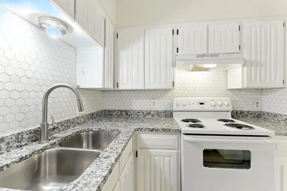 6905 W Cleburne Road Fort Worth, TX 76133