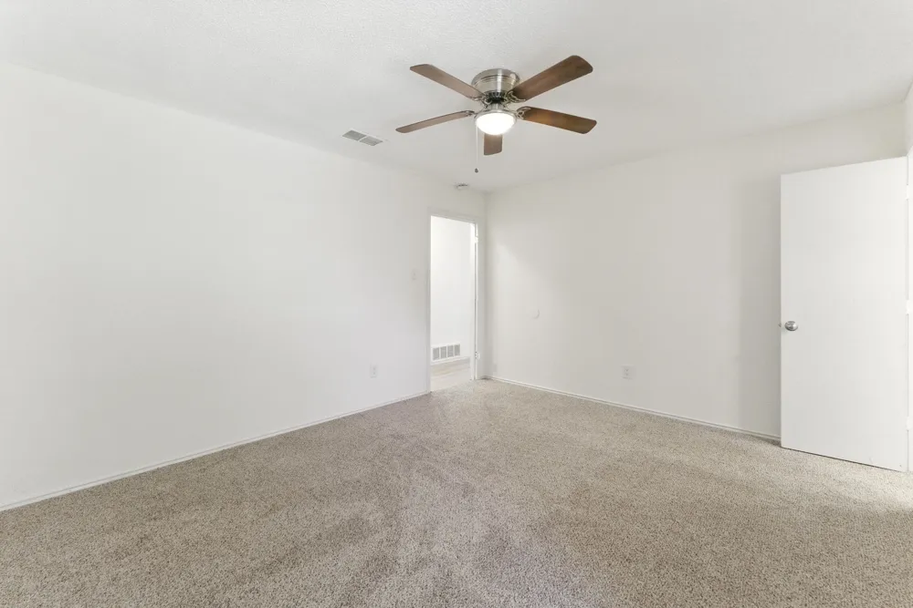 6905 W Cleburne Road Fort Worth, TX 76133