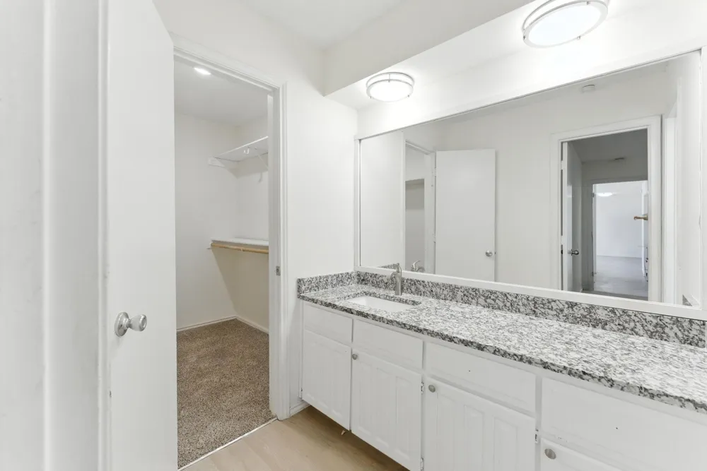 6905 W Cleburne Road Fort Worth, TX 76133