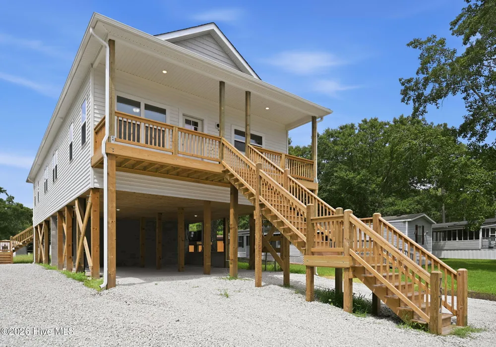 751 Driftwood Drive Hampstead, NC 28443