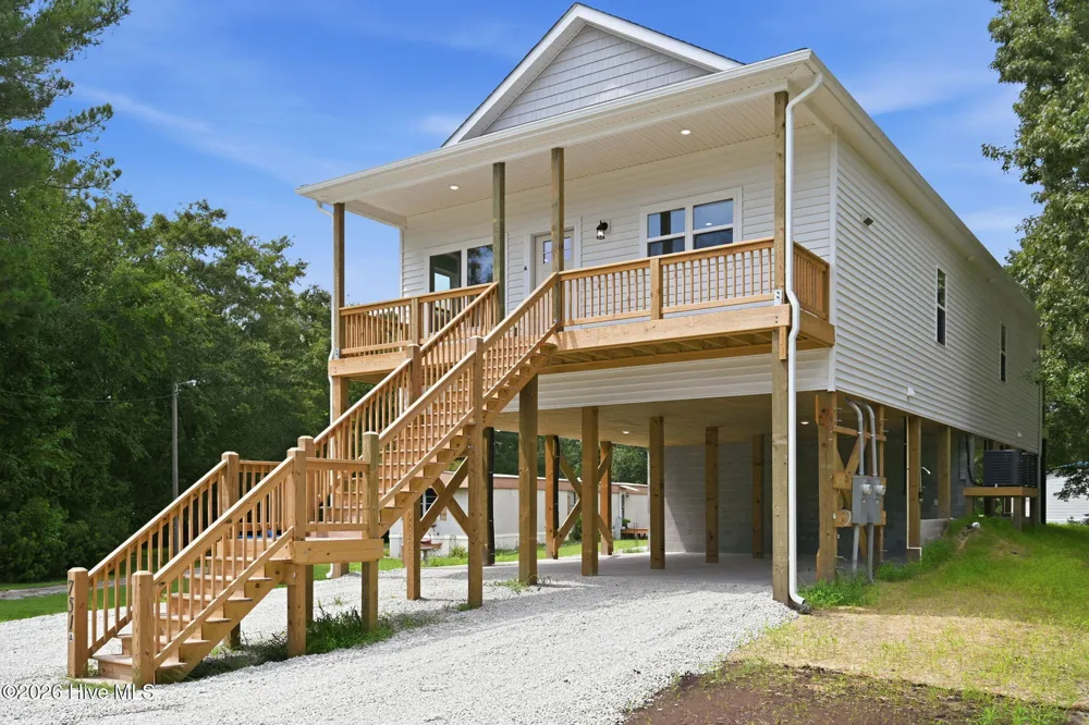 751 Driftwood Drive Hampstead, NC 28443