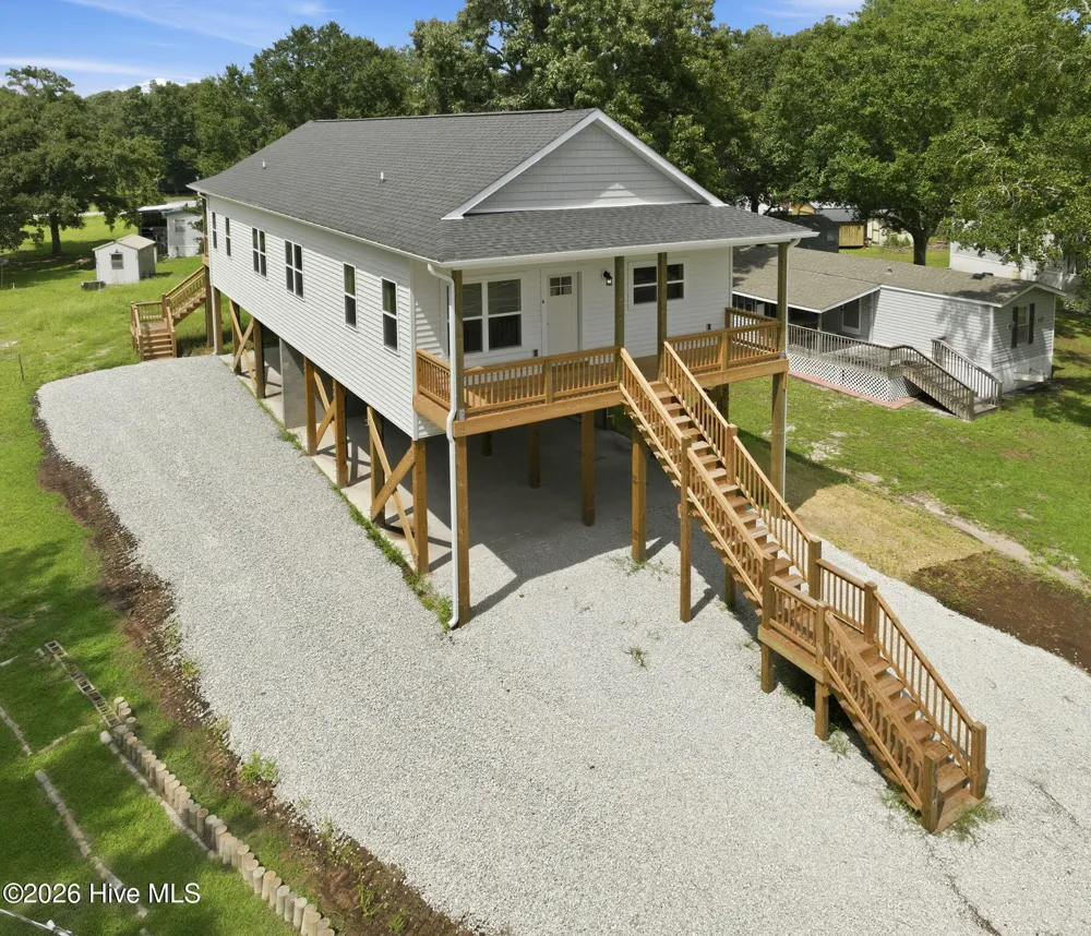 751 Driftwood Drive Hampstead, NC 28443