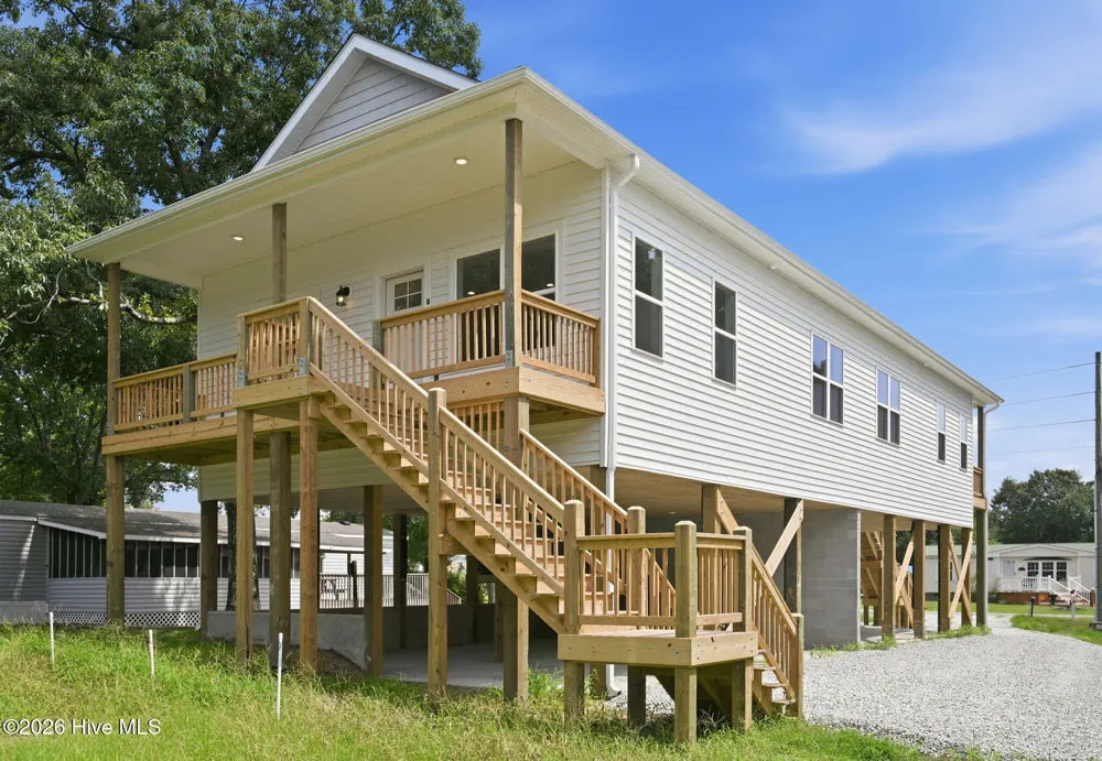 751 Driftwood Drive Hampstead, NC 28443
