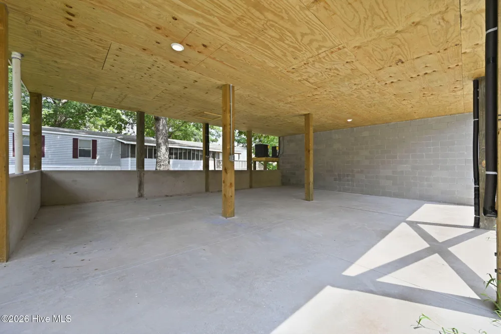 751 Driftwood Drive Hampstead, NC 28443