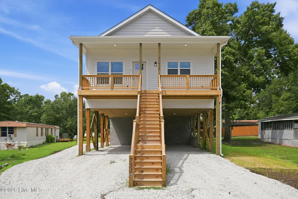 751 Driftwood Drive Hampstead, NC 28443
