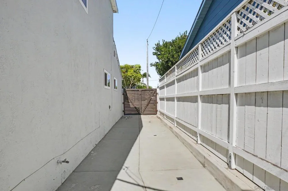 3503 Udall San Diego, CA 92106